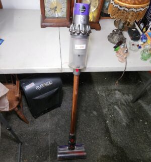 d140- Dyson Vacuum. No Charger