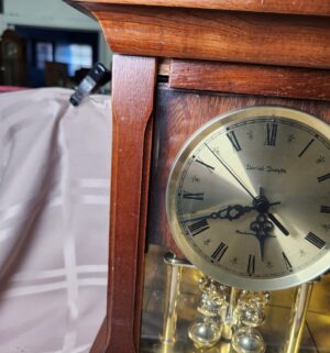 d143- Daniel Dakota Clock - Image 3