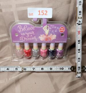 d152- Nail Polish