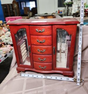 d163- Jewelry Box w/ contents