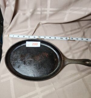 d200- Oval Cast Iron Skillet