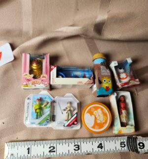 d207- Mini Figurines