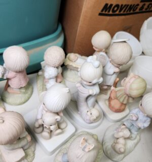 d220- Vintage Precious Moments Collection - Image 6