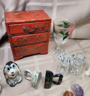 d223- Collectible Figurines - Image 3