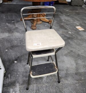 d225- vintage cosco stool