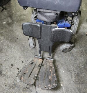 e16- Pride Quantum Q6 Edge 3.0 Wheelchair with Tilt Leg. Good Shape. Has Brake indicator - Image 7