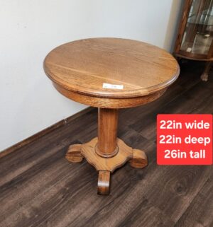 f76- Vintage Oak Round Accent Table