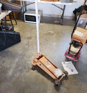 f156- Floor Jack.
