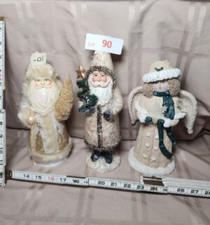 g90- 2 Santas, angel figurines