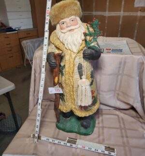 g111- Large Santa Statue w/ Animal Suit