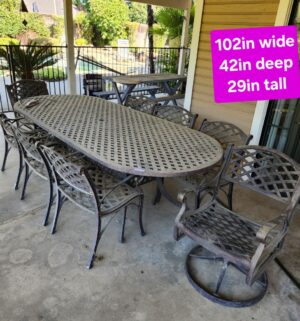 h17- Stunning 8 Chair Patio Table. Lattice Style. 2 Swivel Chairs. Great Shape