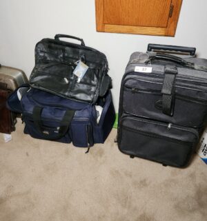 h37- Luggage & Bags