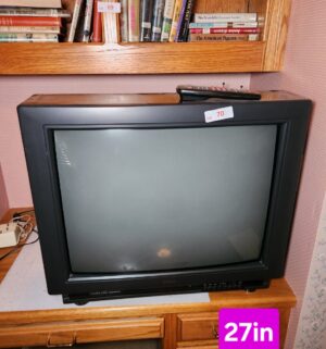 h70- Vintage RCA TV w/ remote