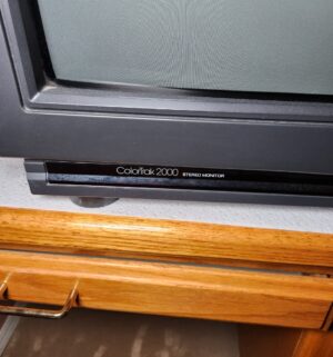 h70- Vintage RCA TV w/ remote - Image 3