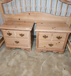 h75- Pair of Thomasville Night Stands. Great Shape