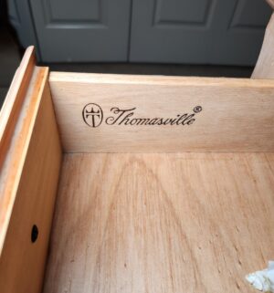 h75- Pair of Thomasville Night Stands. Great Shape - Image 4