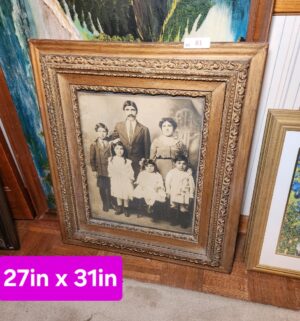 h81- Original Late 1800s Portrait of a Immigrant Family