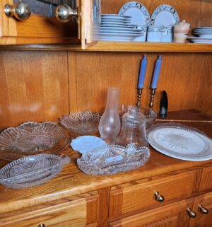 h89- Collectible Dishes