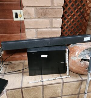 h104- Samsung Sound Bar (no cord), Samsung Sub woofer