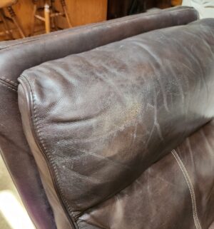 h116- Electric Recliner. Fully Tested/Works. Moderate Signs of wear - Image 4