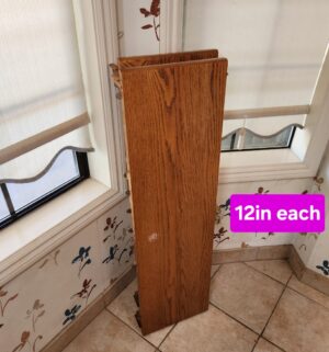 h131- 4 Chair Dining Table. Excellent Condition - Image 4