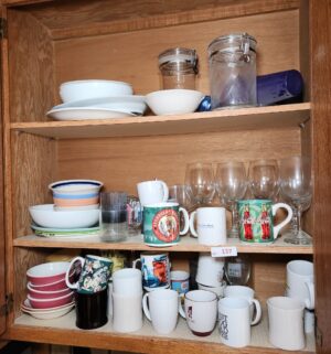h137- Contents of the cupboard