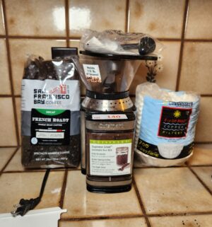 h140- Cuisinart grinder w/ coffee beans