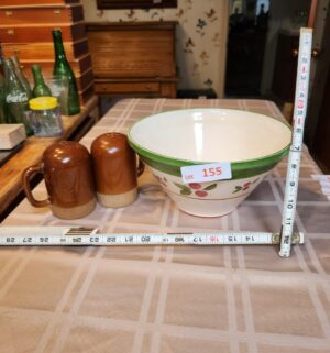 h155- Mixing Bowl, Shakers