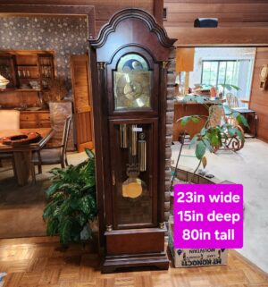 h164- Howard Miller 52nd Anniversary Grandfather Clock w/ tuning key. No cabinet key