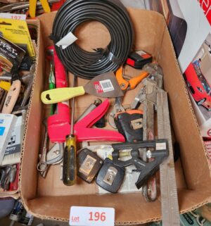 h196- flat of various tools