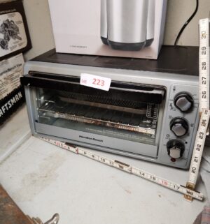 h223- Hamilton Beach Toaster Oven