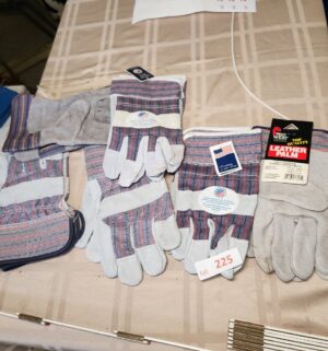 h225- Gloves
