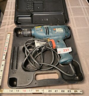 h237- Black & Decker Drill. Works