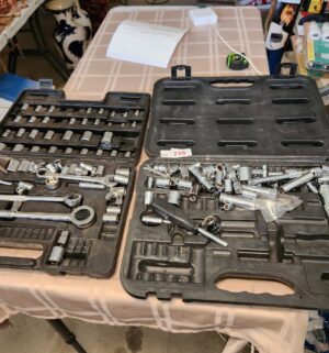 h238- 2 mis-match socket sets