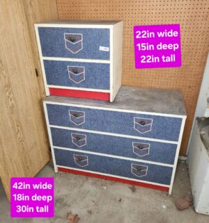 h246- Vintage Bassett Dresser & Night Stand Set