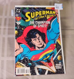 i92- Superman no 696 the champion of space