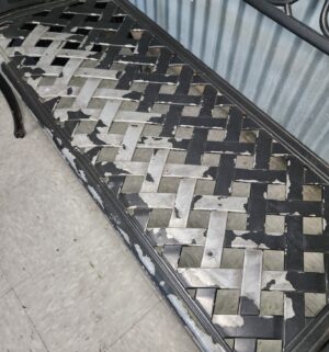 j39- Black metal bench - Image 2