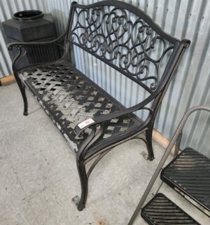 j39- Black metal bench - Image 3