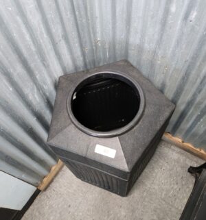 j40- Plastic Trash Can - Image 2