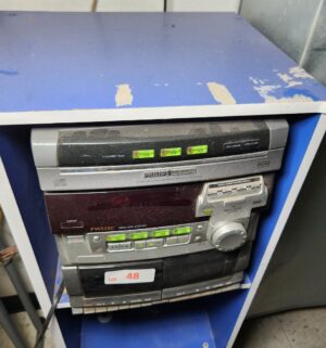 j48- Working Stereo w/ cabinet - Image 2