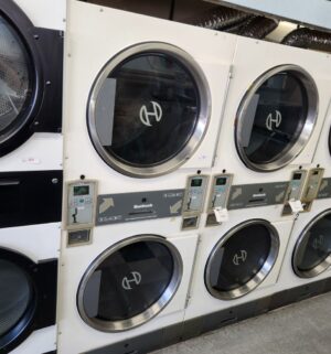 j64- Huebsch HTT45 Stack Dryer. No Panel or Coin Slot Keys - Image 1