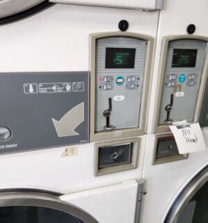 j64- Huebsch HTT45 Stack Dryer. No Panel or Coin Slot Keys - Image 3