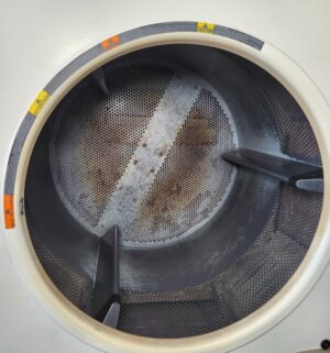 j64- Huebsch HTT45 Stack Dryer. No Panel or Coin Slot Keys - Image 5