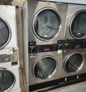 j68- Speed Queen STT3ON Stack Dryer. No Panel or Coin Slot Keys. No Heat Sign for 1 unit. - Image 1