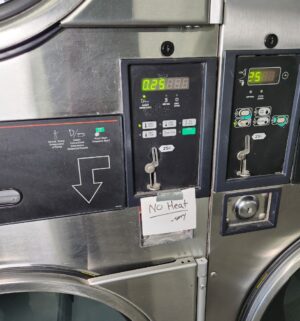 j68- Speed Queen STT3ON Stack Dryer. No Panel or Coin Slot Keys. No Heat Sign for 1 unit. - Image 3