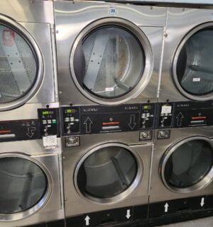 j69- Speed Queen STT3ON Stack Dryer. No Panel or Coin Slot Keys. - Image 1