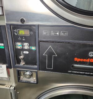 j69- Speed Queen STT3ON Stack Dryer. No Panel or Coin Slot Keys. - Image 2