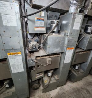 j63- American Dryer Corp 333D ADC Stack Dryer. No Panel or Coin Slot Keys - Image 6