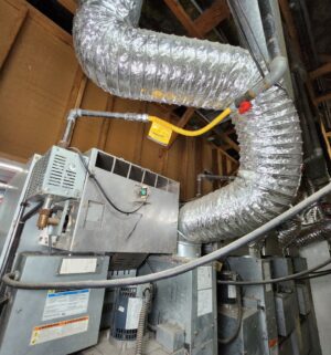 j64- Huebsch HTT45 Stack Dryer. No Panel or Coin Slot Keys - Image 7