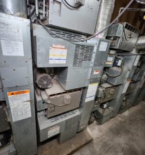j65- Huebsch HTT45 Stack Dryer. No Panel or Coin Slot Keys. No Heat Sign - Image 6